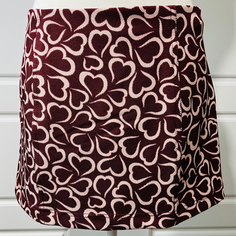Urban Outfitters Mini Skirt Heart Print A-Line Maroon‎ Casual Size M